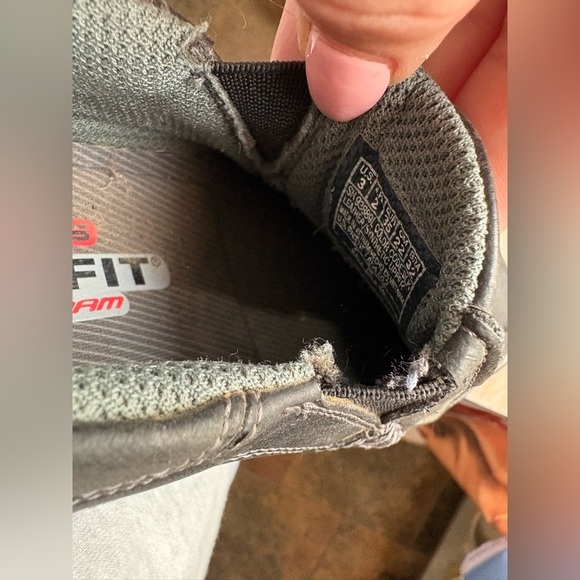 Skechers kids relaxed fit superior haute shoe black size 3 memory foam slip on - Picture 3 of 8